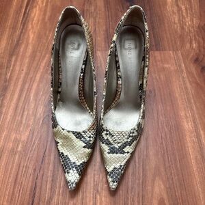 nine west snakeskin pumps